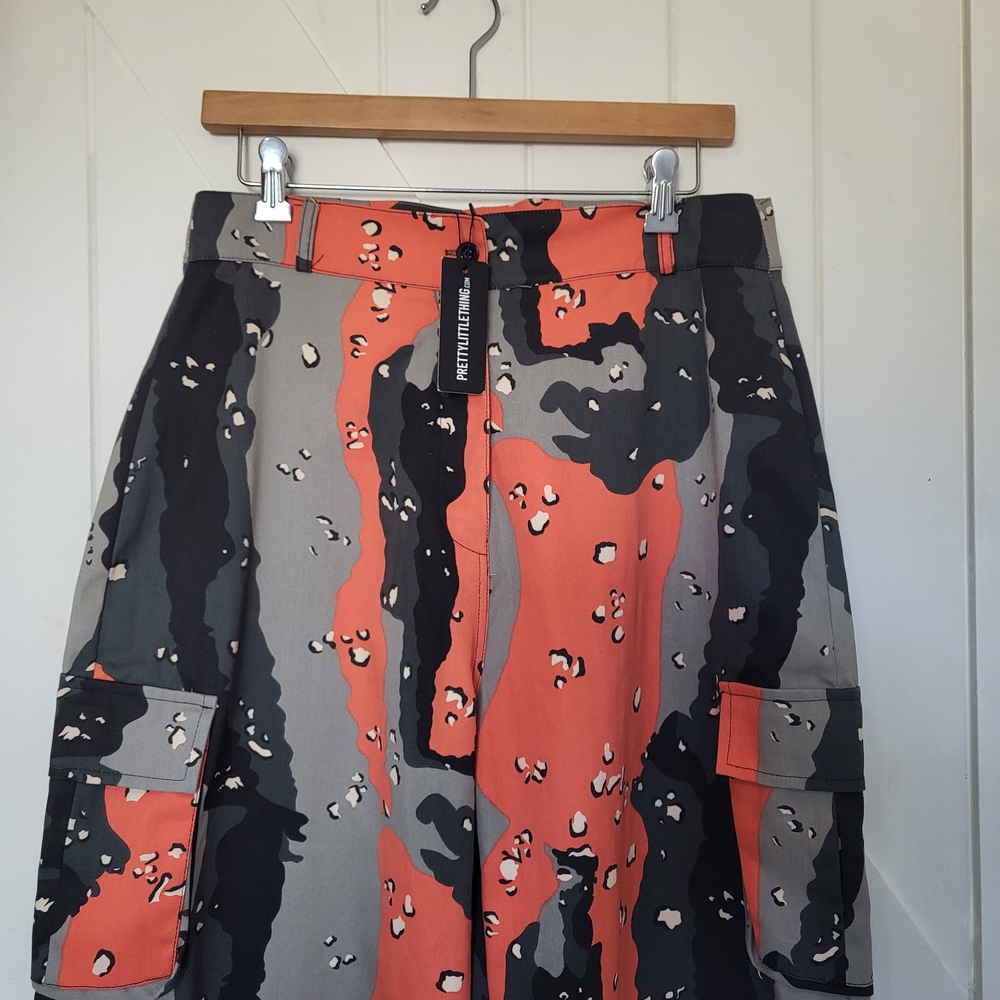 Size 8 Cargo Pants, Wide Leg, High Waist, Super Baggy, Orange and Black Camo - Picture 2 of 12